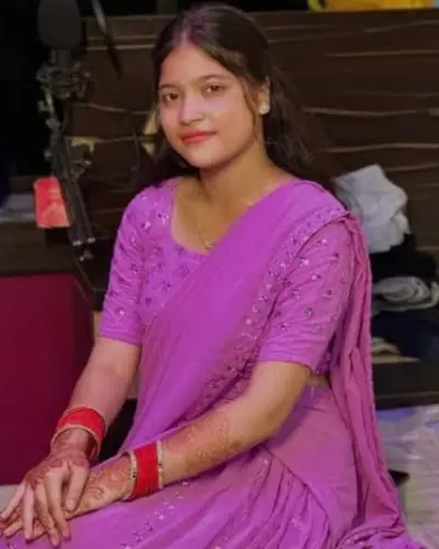 Esha Khan